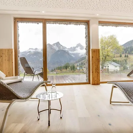 Hotel Burtschahof 3*