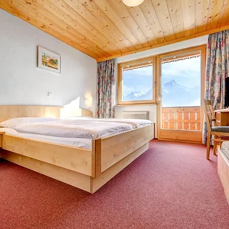 Hotel Burtschahof 3*