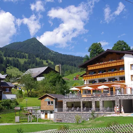 Hotel Burtschahof 3*
